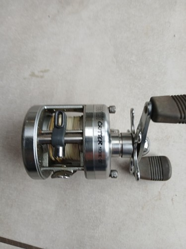 Toothy critter multiplier reel - critter,