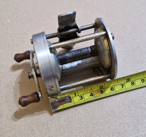 Vintage small multiplier reel - small,